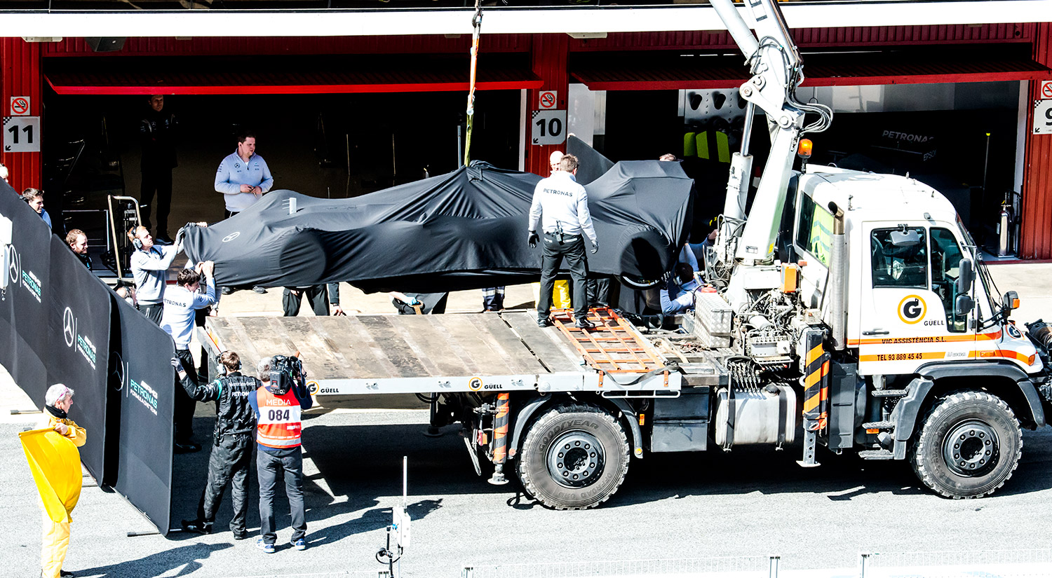 Mercedes broken down, Winter Testing, Circuit de Catalunya, 2016