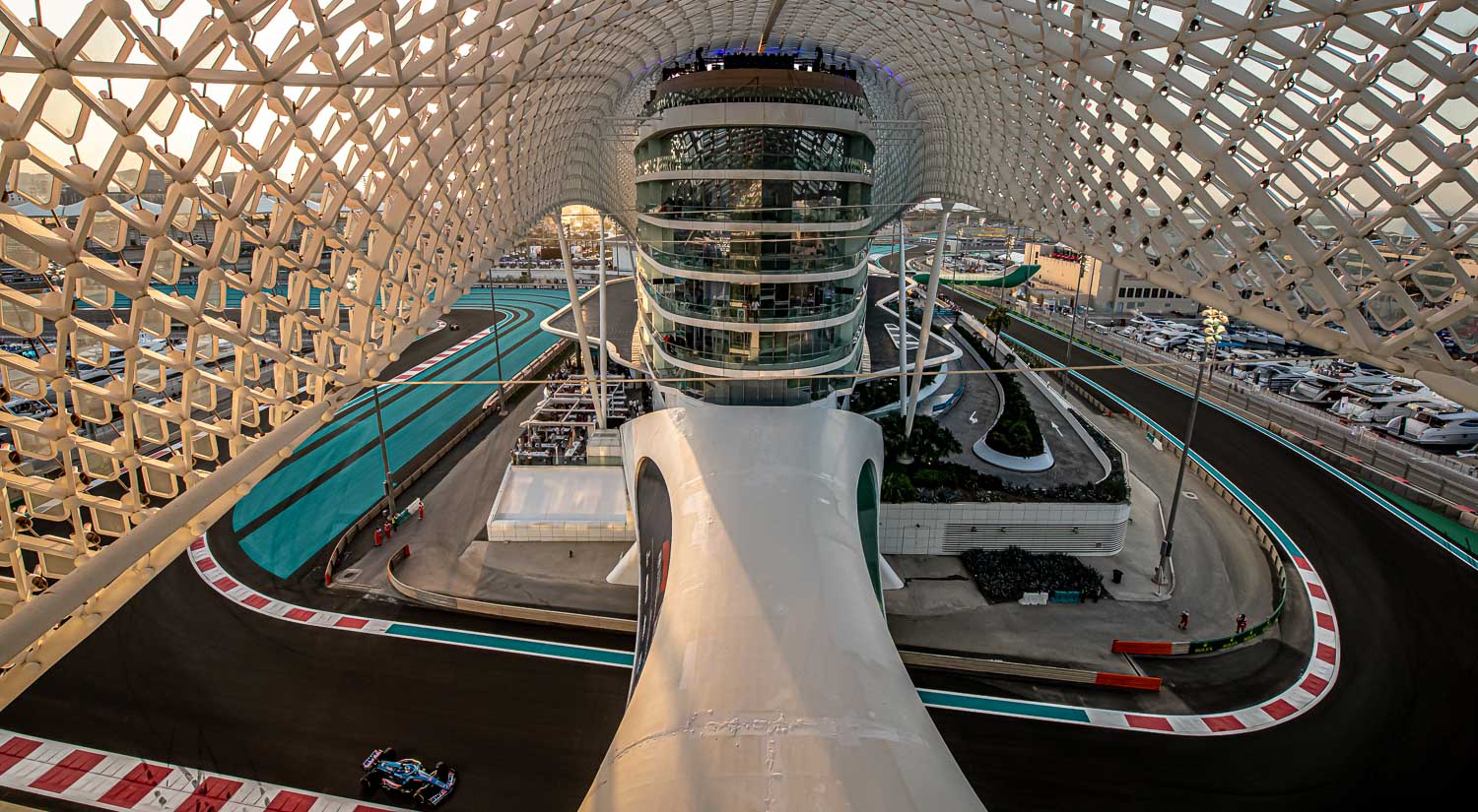 Fernando Alonso - Alpine, Yas Marina, 2022